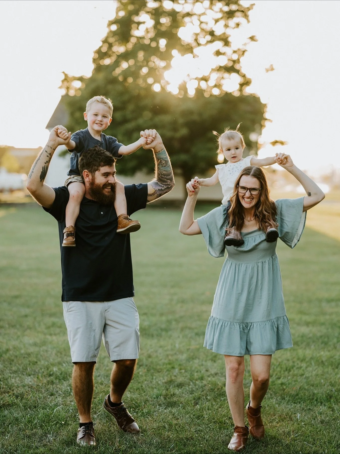 Krause family ❤️❤️❤️

ALL September sessions (except weddings) have been delivered 💌