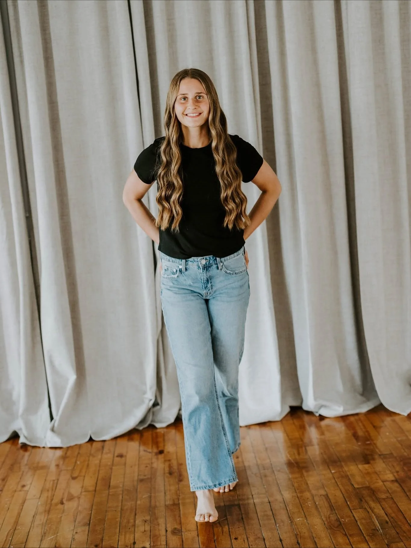 The class of 2026 has made my heart full this year ❤️ Laney is my 11th senior this year 🎓 and my first at the studio! 

@parlorstudios
