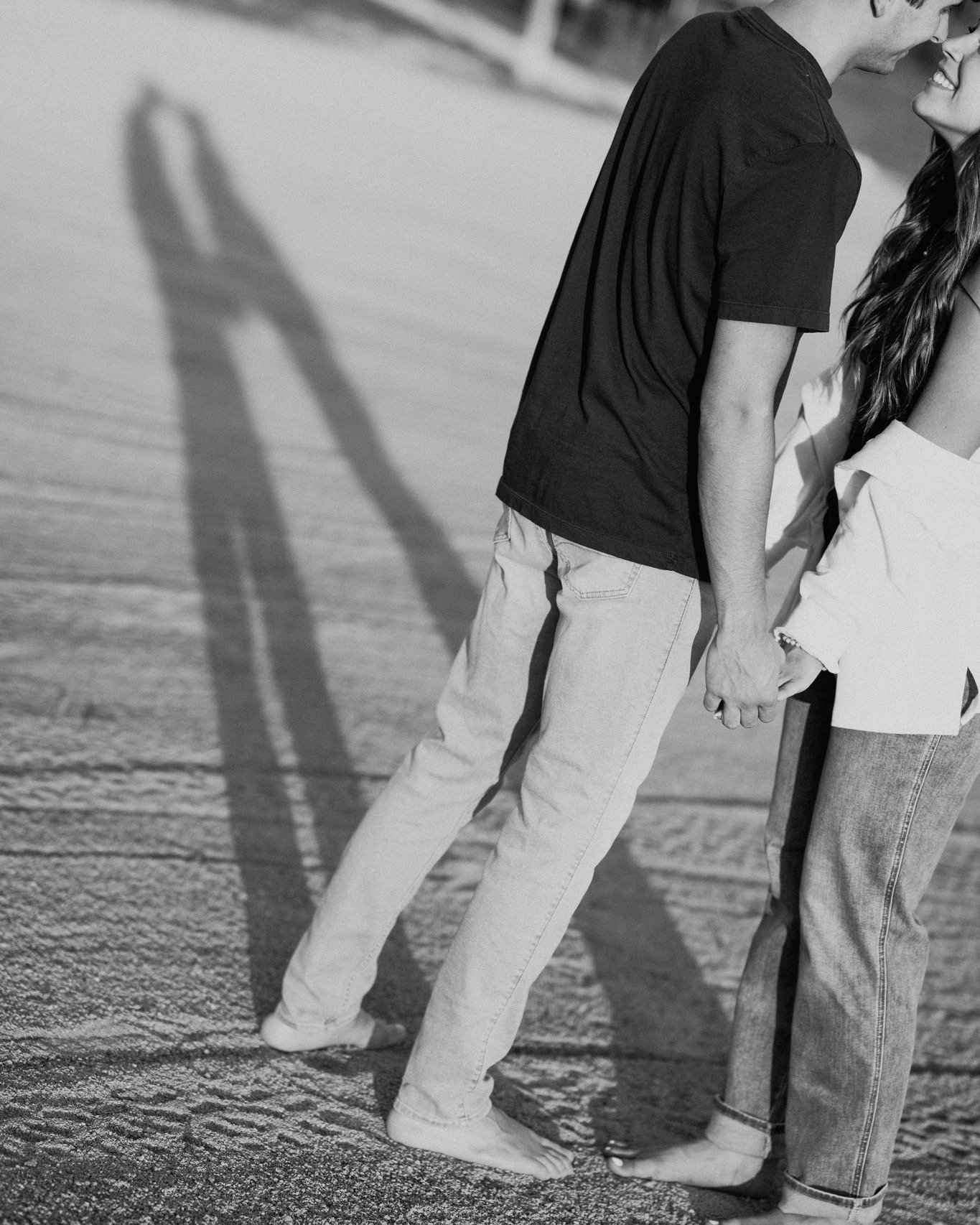 Can we go back to toes in the sand, sunsets at 9pm, and lake life, please? Throwback to one of the cutest engagement sessions from this past August 🏖️☀️ 

#indianaphotographer #indianaweddingphotographer #indianaengagementphotographer #fortwaynephot