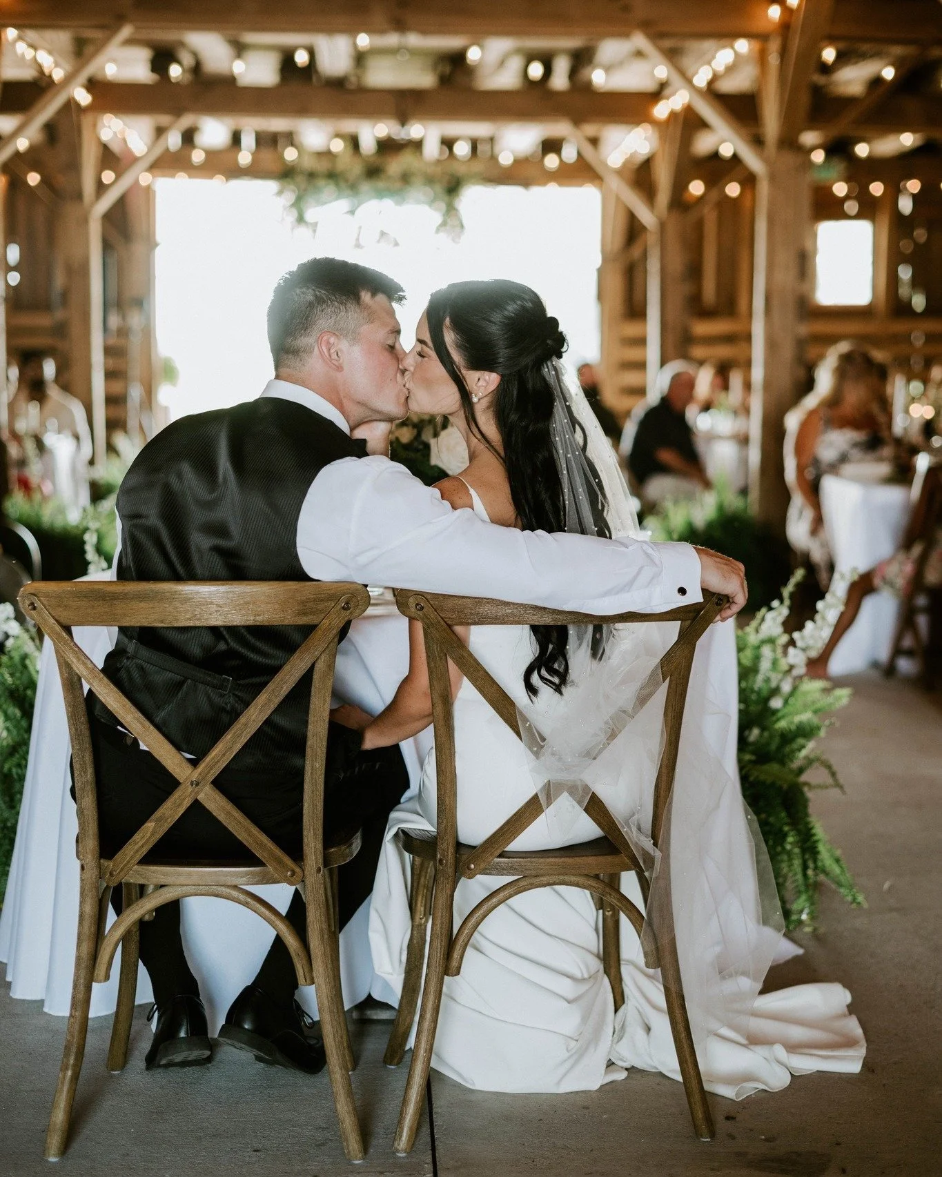 Can you believe my 2026 wedding season starts next weekend already, and I'm going to be 34 weeks pregnant 🙃 this baby could come really at anytime now, so I am thankful for friends like @burmanphotography  who agreed to shoot in the winter with me j