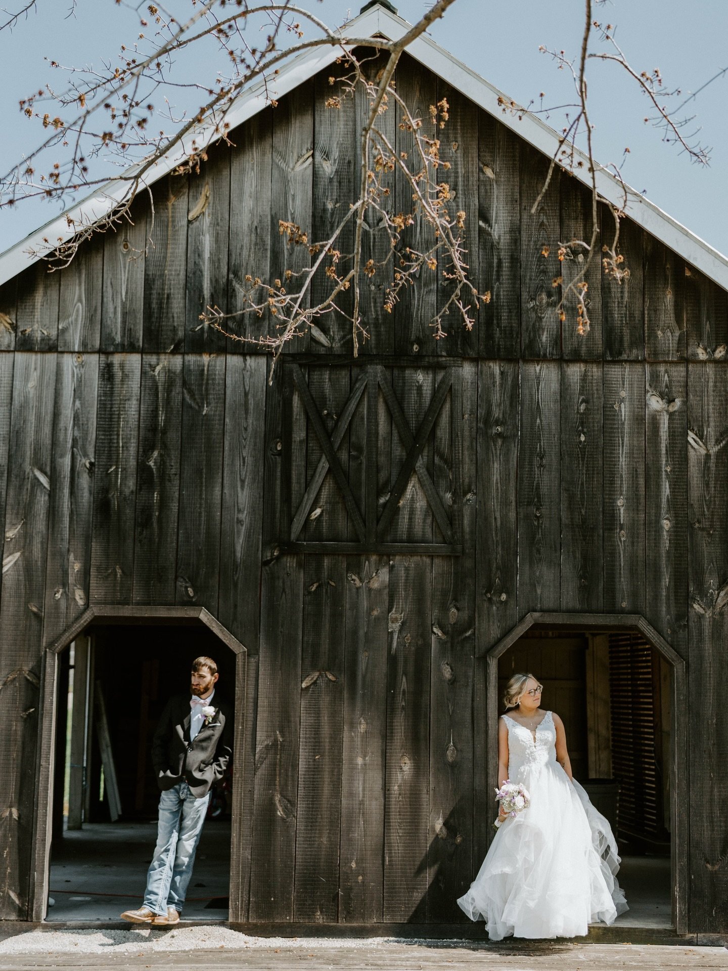 It&rsquo;s a good day 👏 the Brewster wedding has been DELIVERED 💌