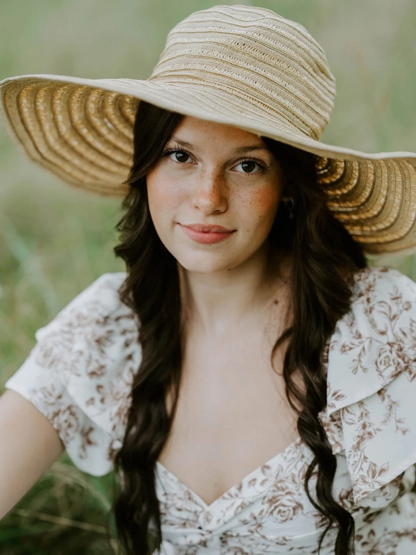 2027 seniors 🌾 now&rsquo;s the time to get your summer/fall session booked!! #fortwaynesenior #seniorportraitphotographer #fortwaynephotographer