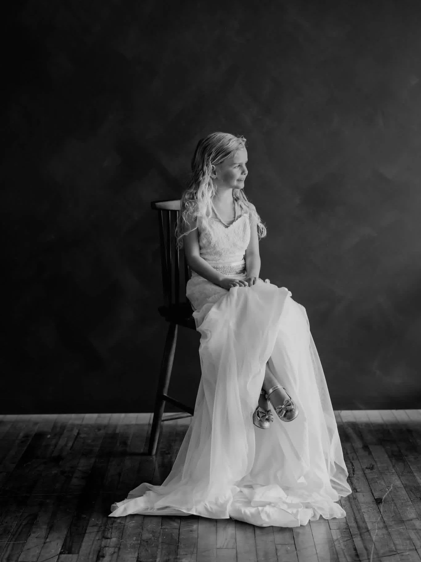 Just in case you need a reason to have your daughter take photos in/with your wedding dress... HOW CUTE are these!!