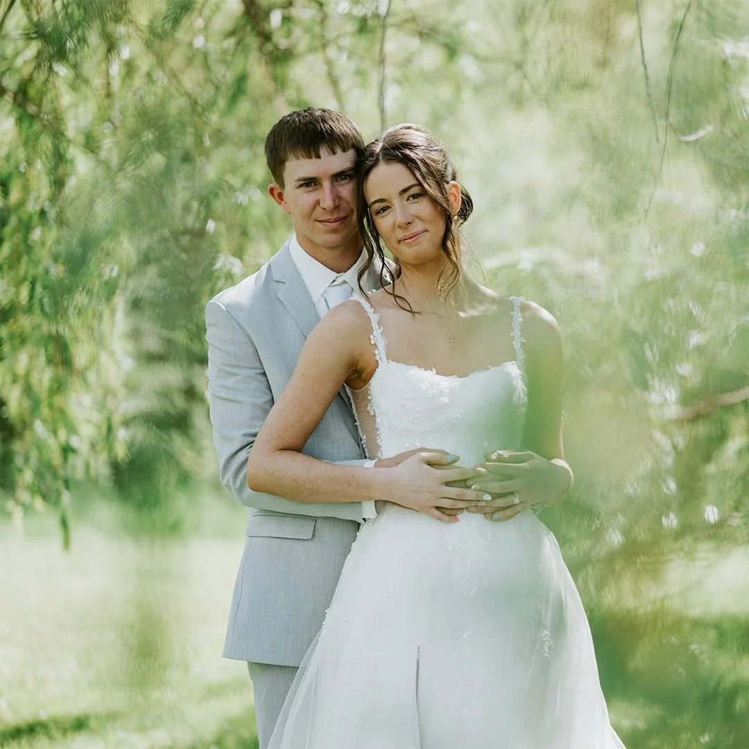 Don&rsquo;t miss this past Saturday with the Findley&rsquo;s over in Fort Recovery, Ohio❤. Shelby and Blake had a stunning day to share with everyone for their wedding day. It was a little windy, BUT so perfect. 

 Here&rsquo;s several special peeks 