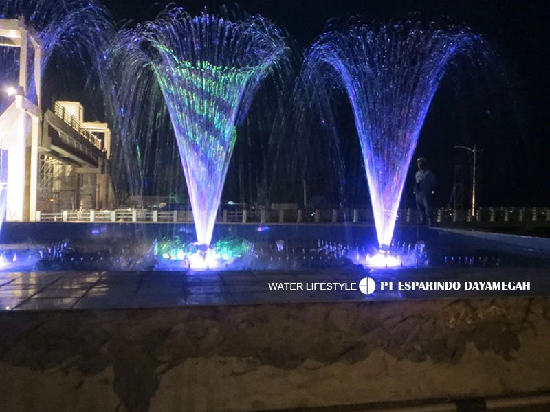 Air Mancur Musikal Kenjeran Surabaya (Musical Fountain At Kenjeran Surabaya)