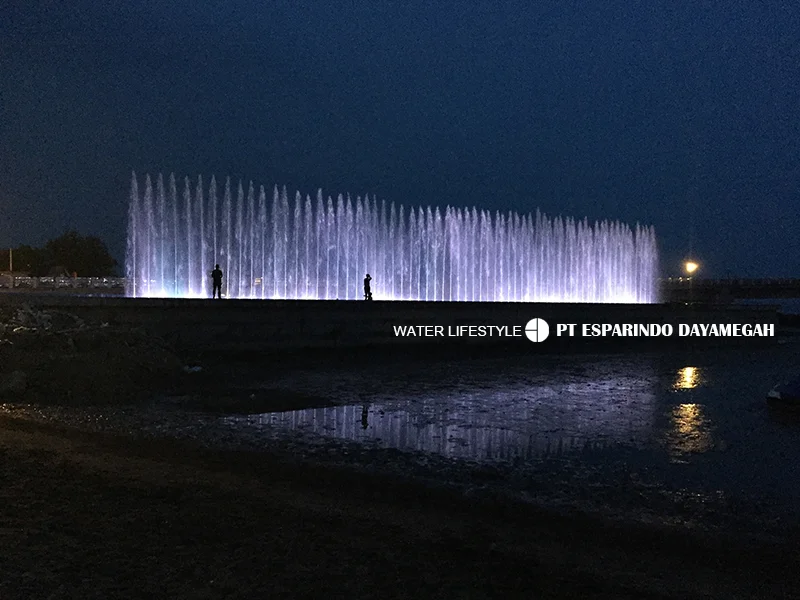 Air Mancur Menari Kenjeran Surabaya (Dancing Fountain At Kenjeran Surabaya)