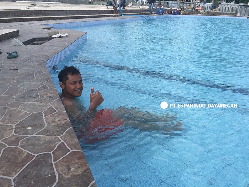 Kolam air mancur Ternate sejernih kolam renang