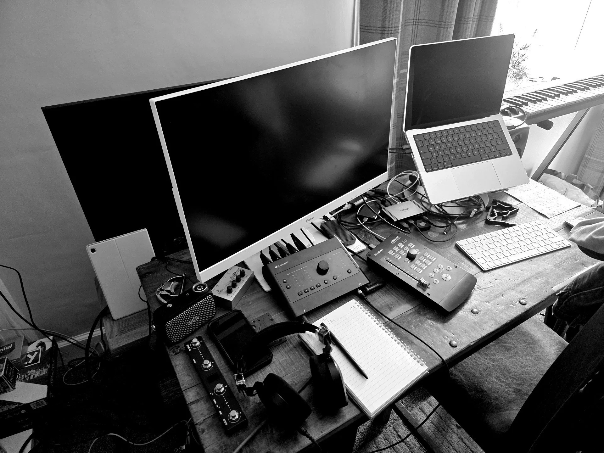 desk.jpg