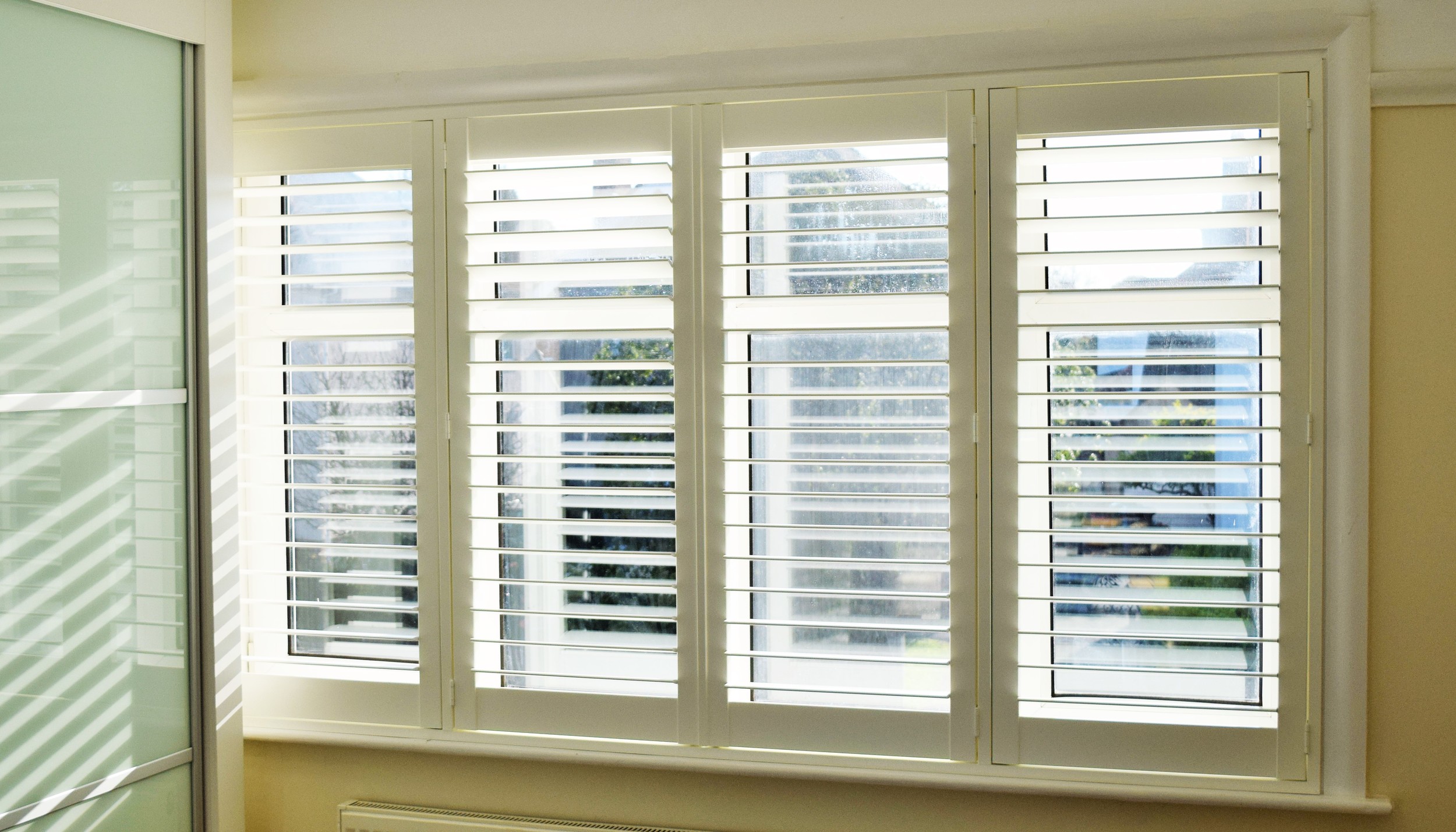 bedroom-decoration-ideas-interior-plantation-shutters-canford-cliffs-poole-dorset-£523.JPG