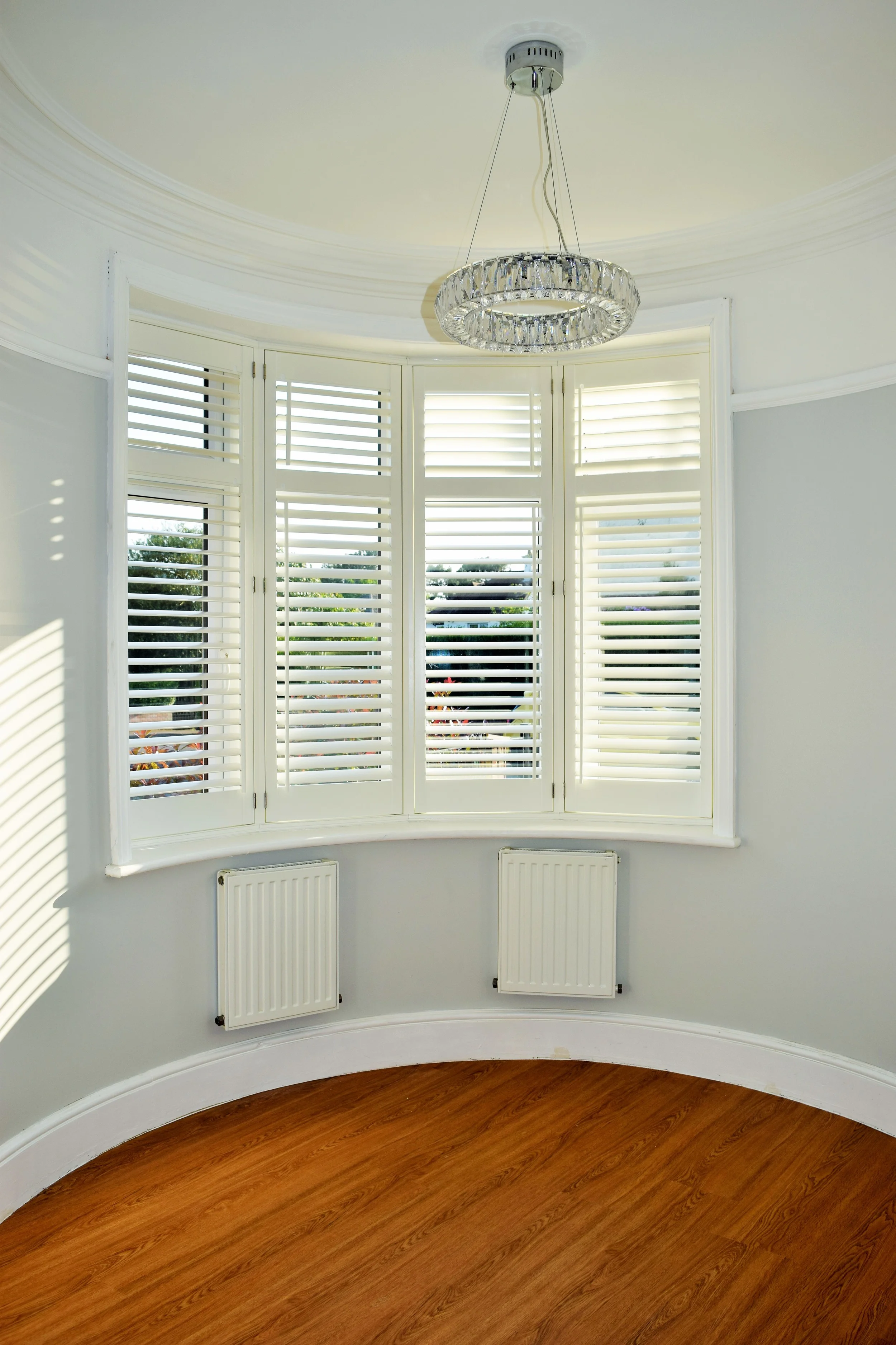 Bay Window Shutters: Can You Put Shutters On Bay Windows? – TRYSEK