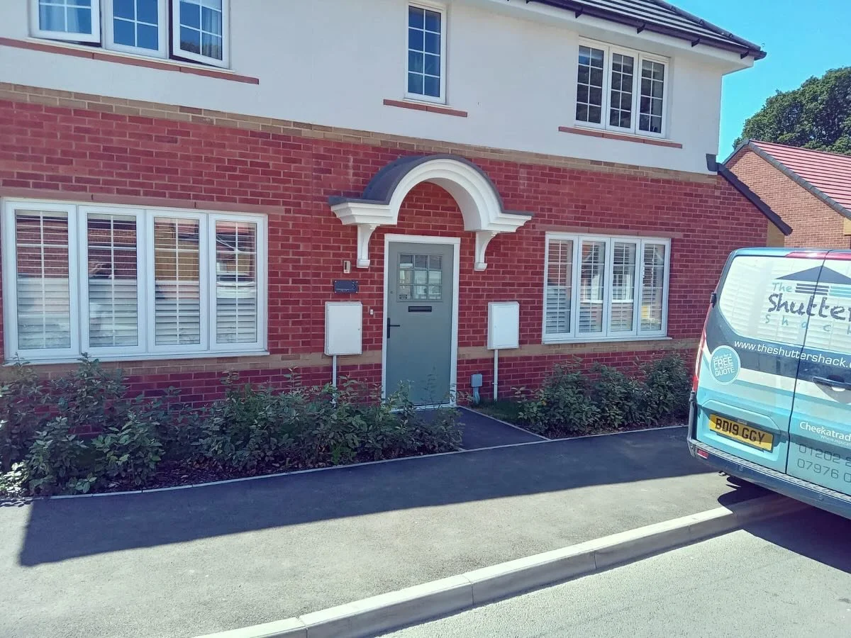 Hardwood shutters installed to this lovely home in Wimborne yesterday.
76mm Louvres, in Pure White with the Easy Tilt Mechanism.
.
.
.
.
.
#plantationshutters #windowshutters #bespokeshutters #madetomeasure #shutters #shutterblinds #whiteshutters #in