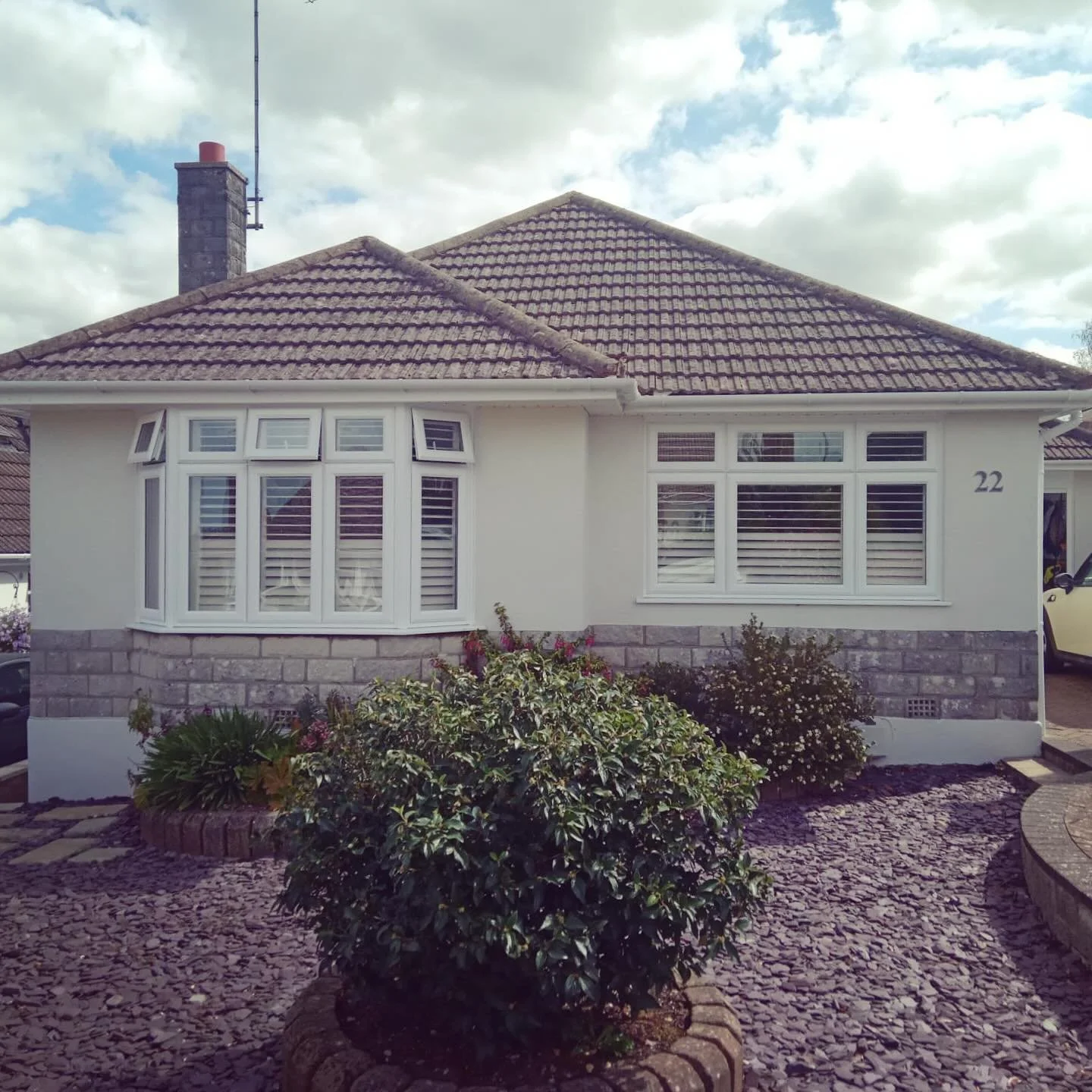 Hardwood shutters transforming the front of this lovely bungalow in Wimborne today!
76mm louvres in Pure White with the Easy Tilt Mechanism.
.
.
.
.
#plantationshutters #windowshutters #bespokeshutters #madetomeasure #shutters #shutterblinds #whitesh