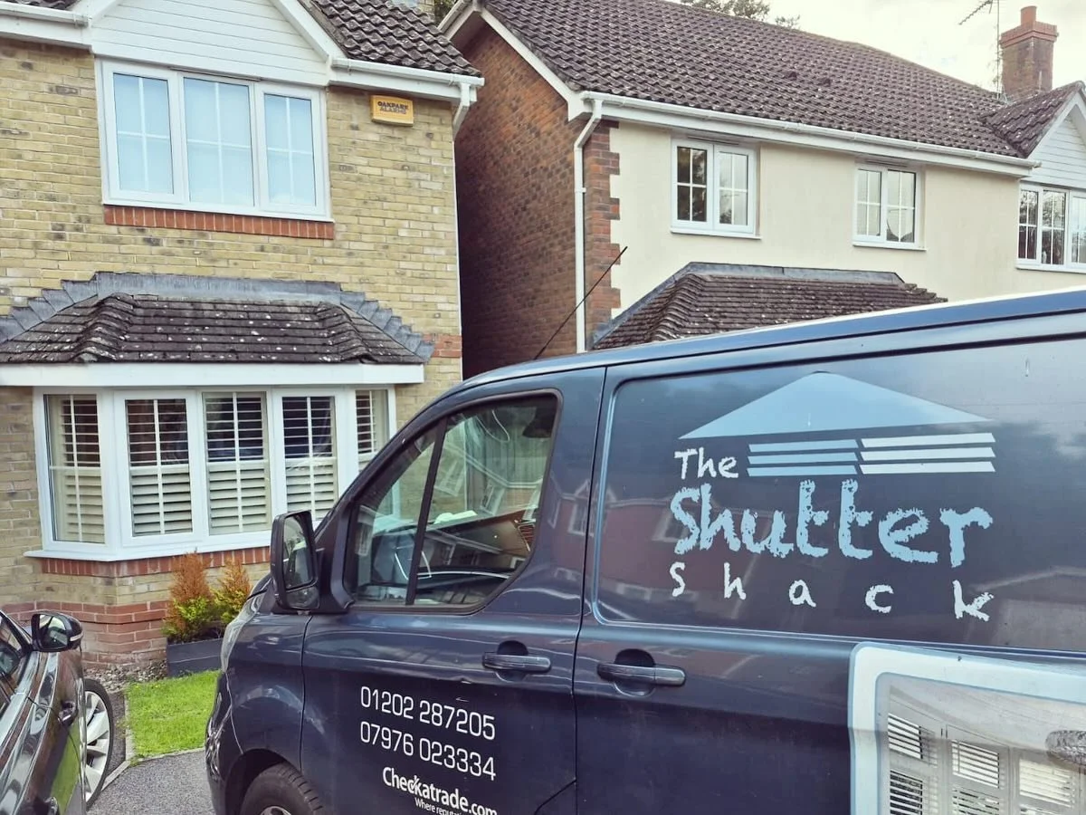 Hardwood shutters installation in Verwood today!
89mm louvres in the shade Marshmallow, with the easy tilt louvre mechanism.
.
.
.
.
.
#plantationshutters #windowshutters #bespokeshutters #madetomeasure #shutters #shutterblinds #whiteshutters #interi
