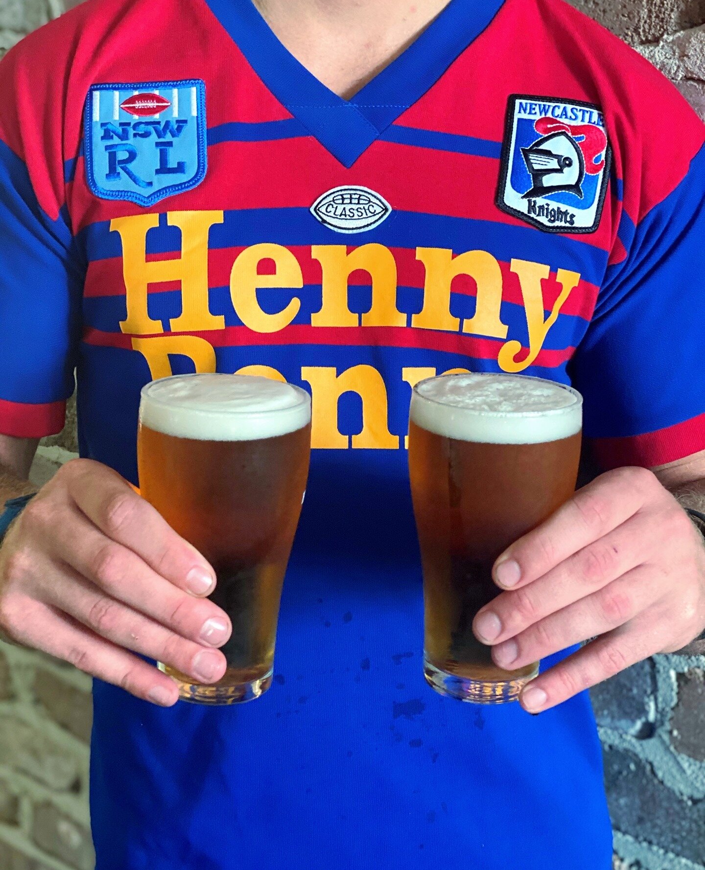 We all have Knights fever here at The Shorty! 💙❤️💙❤️⁠
Don't forget $5 beer &amp; wine while the game is on Sunday &amp; $6 Cruisers ALL day! ⁠
⁠
⁠
⁠
#shortyhotel #newcastle #newcastlensw #newcastlepub #pubfood #restaurant #bar #foodie #pubgrubhub #