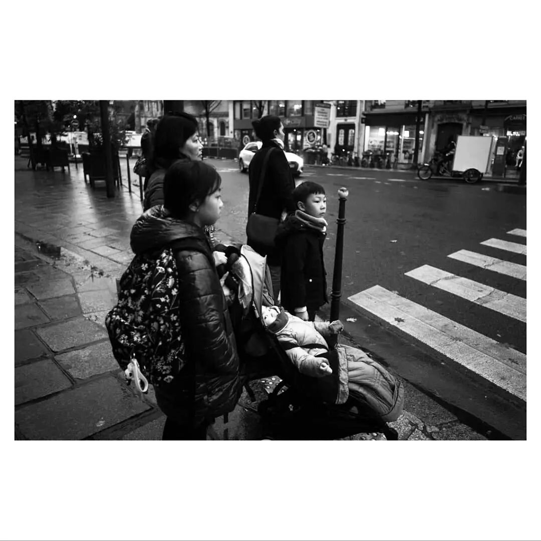 Paris nov 2022 (I'll probably post more soon, maybe)
.
.
.
#streetsgrammer #ig_bw #streetphotography #streets_storytelling #fee #metro #streetphotographer #streetlife #streetshots #ig_streets #streetphotography_bw #gf_streets #bnw_lightandshadow