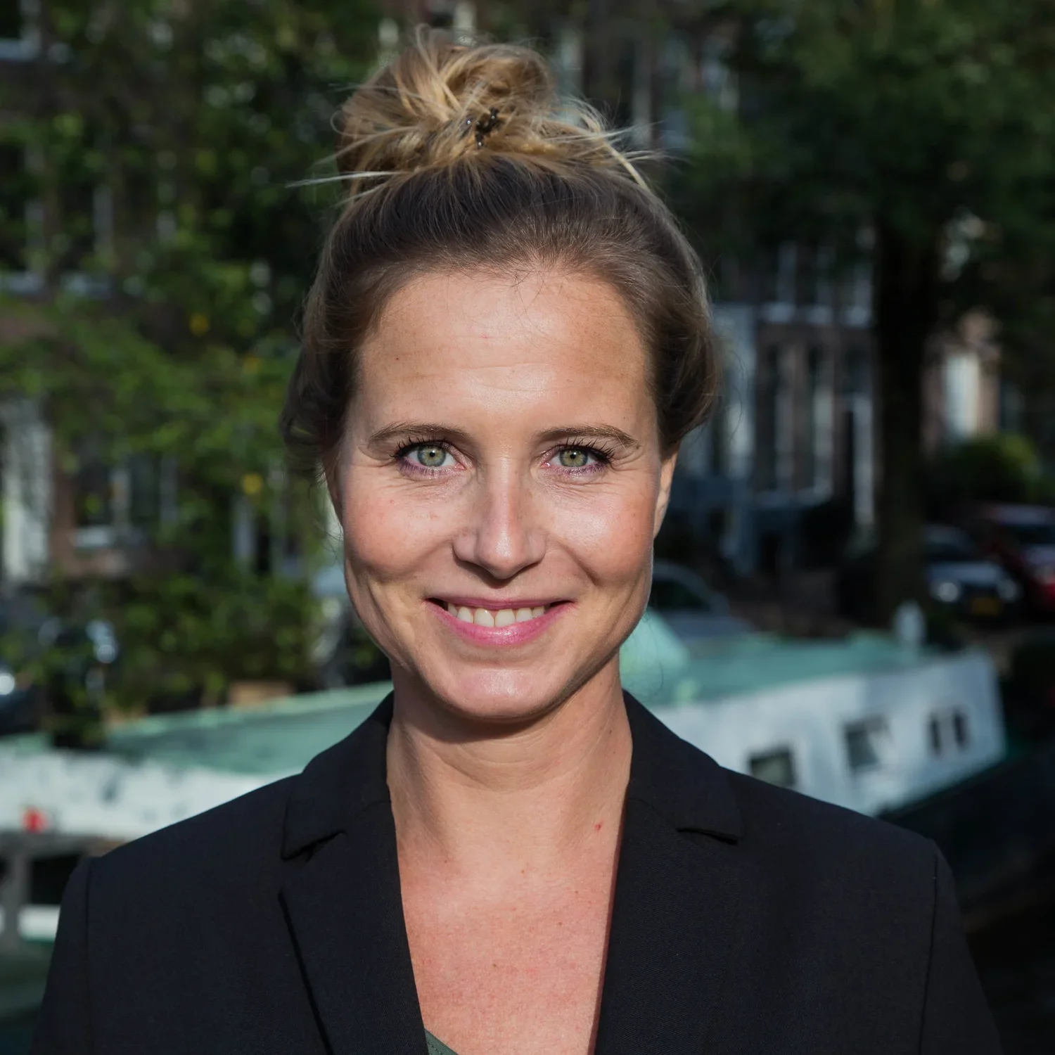 Je gaat gegarandeerd met meer energie naar huis dan waarmee je binnenkwam." — Lianne Bijleveld