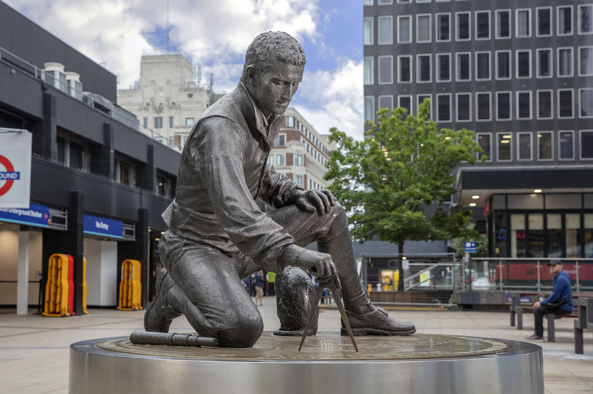 Matthew Flinders.  Euston Station, London