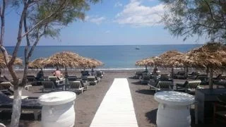 Chilli’s beachfront sunbeds