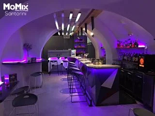 Momix cocktail bar unreal interior