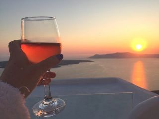 SunsetWIneSantorini_320x240.jpeg