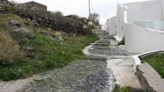 SantoriniHike5_320x179.jpg
