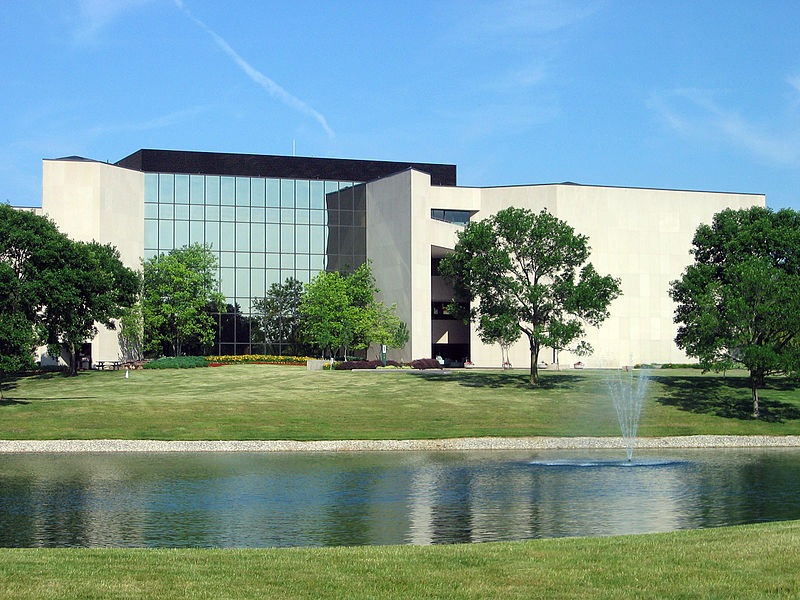 The Kilgour Building, the headquarters of the library non-profit OCLC, image date 13 June 2007. Image source: Kilgour Building, OCLC, Dublin, OH.jpg by Matkatamiba is licensed under CC BY 3.0