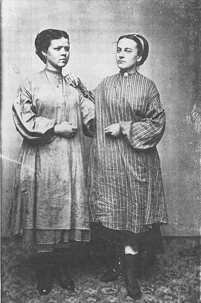 Two young women (Tintype), circa 1870. Image source: 2 Young Women.jpg (originally derived from Center for Lowell History , University of Massachusetts Lowell Libraries) by unknown author is licensed under Public Domain Mark 1.0 