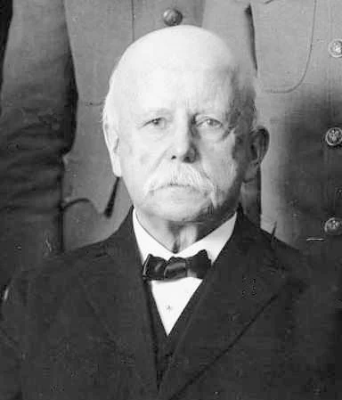 Thomas C. Mendenhall, 18 May 1918. Image source: T.C.Mendenhall-1918.jpg by Hell&Fischer Philadelphia is licensed under Public Domain Mark 1.0