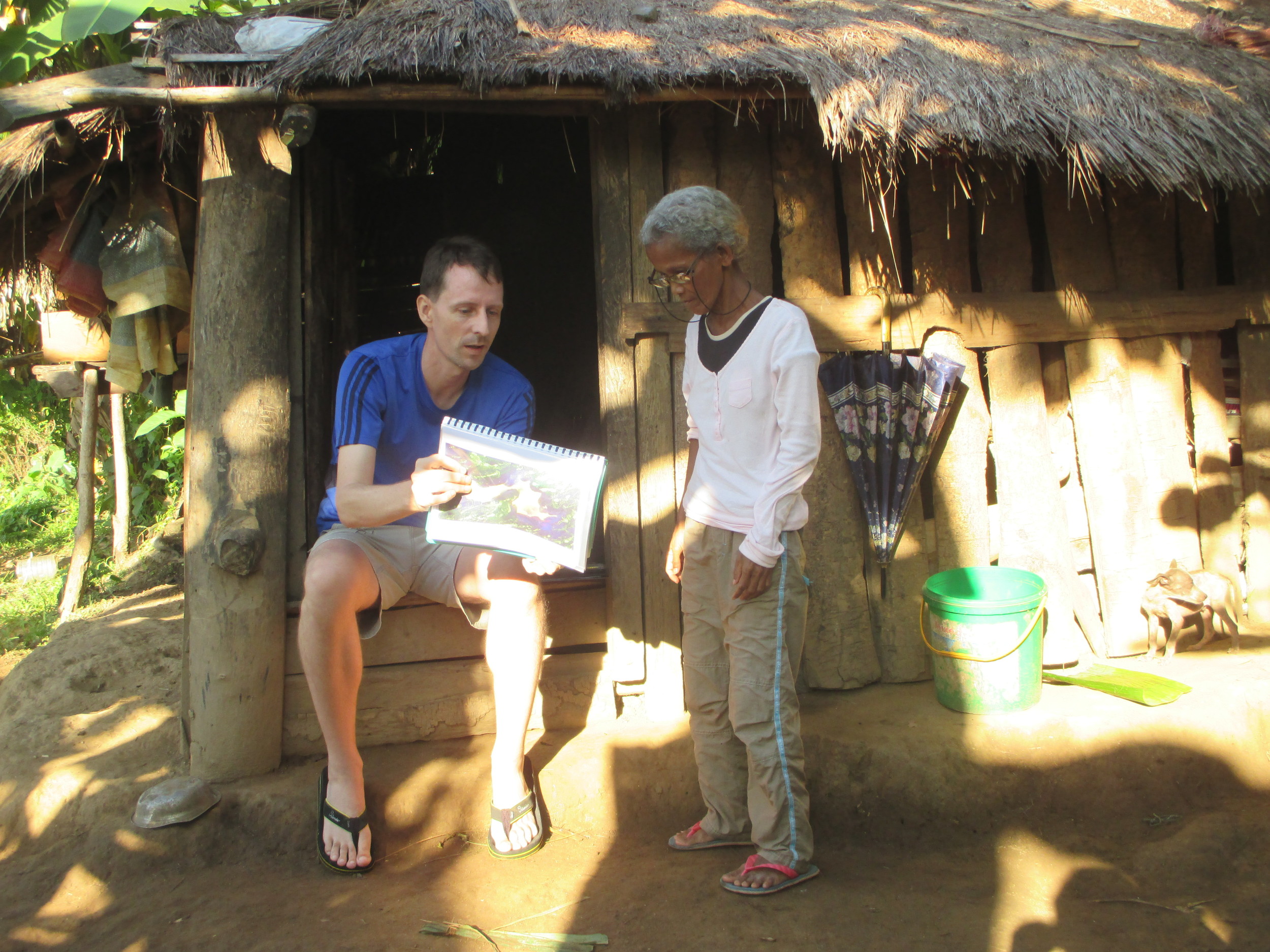 FMWM Affiliate Missionary Roger Stone shares OT stories in a Philippine village . . .