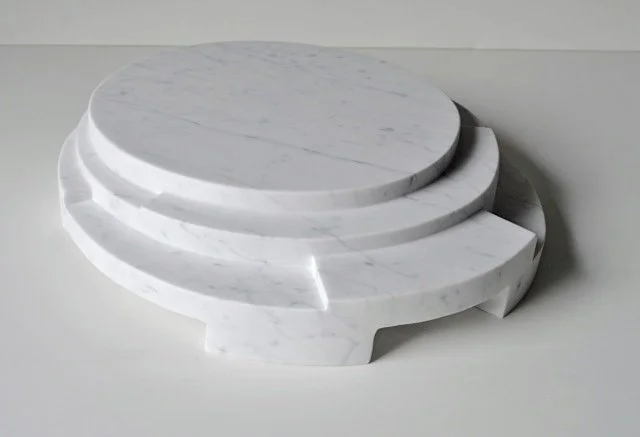 "MURMUR" Carrara marble