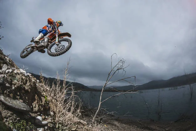 Projekt:  Hard Enduro | Red Bull Minas Riders 2016  Tätigkeit:  Sprachaufnahme | Sound Design | Mischung   Kunde:  Red Bull Media House