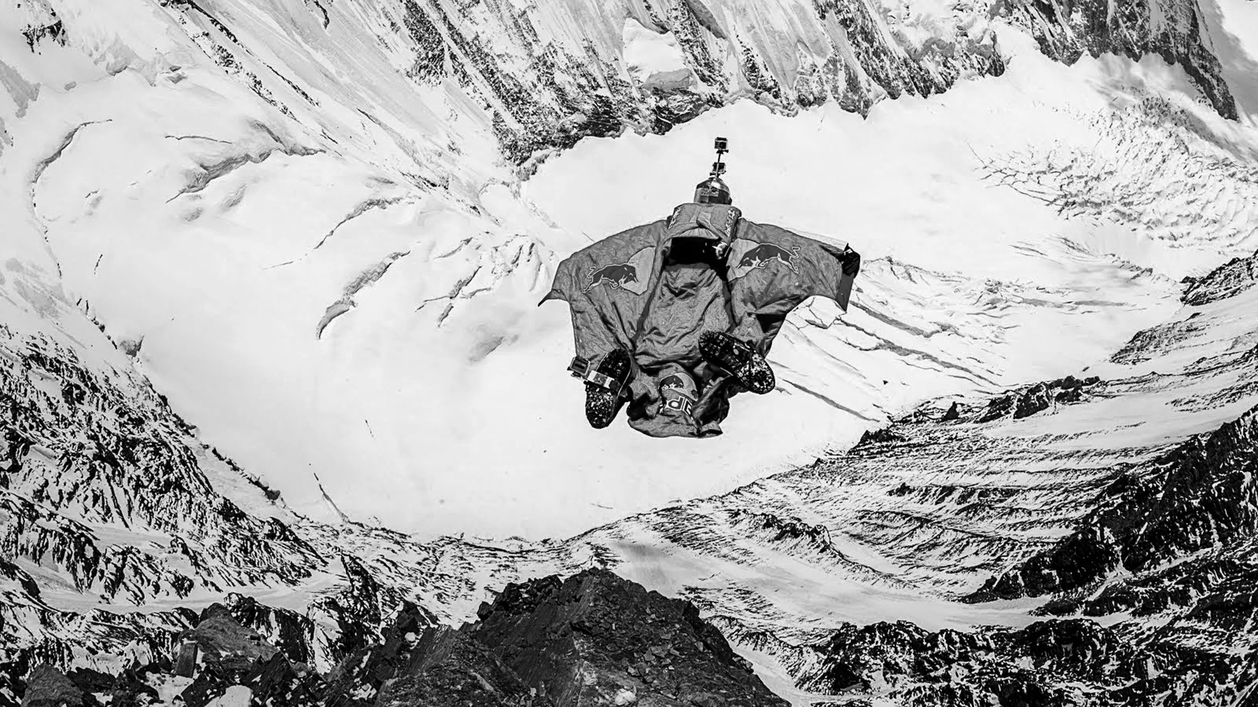 valery-rozov-jumps-off-mount-everest-in-highest-base-jump-ever-1.jpg