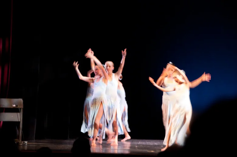 dance-rise-001.jpg