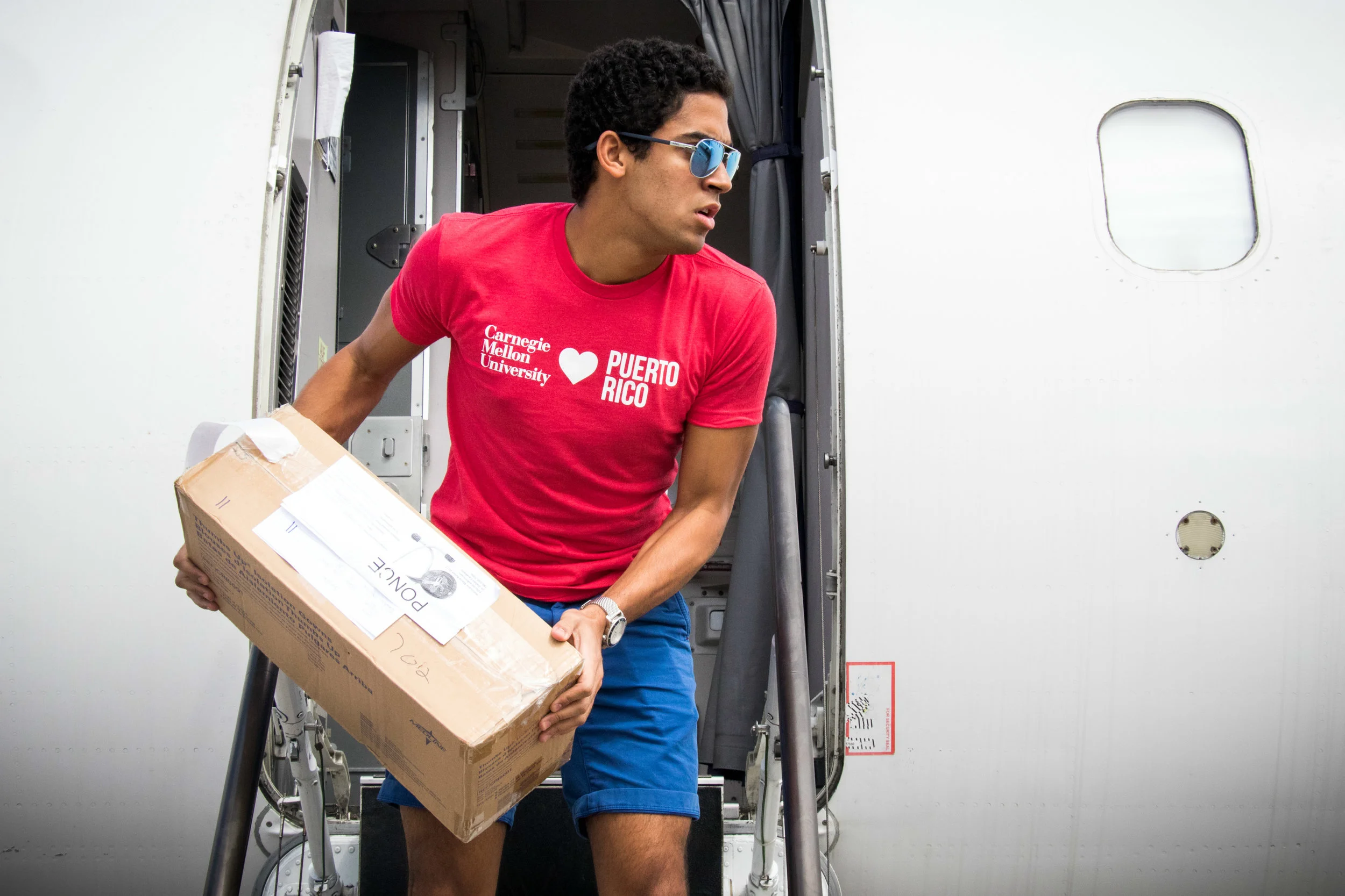 CMU students' relief efforts bring much needed supplies into Hurricane-torn Puerto Rico. Photographed by José López Sánchez.