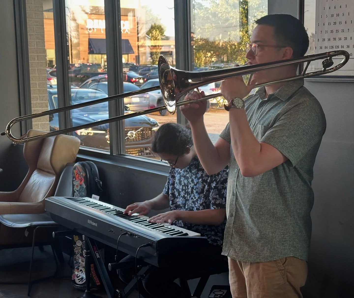 Had a great time playing with Daul Lee last night at Scissors and Scotch!
.
.
.
.
.
.
.
.
.
#bonetruthmusic #jazztrombone #instakc #jazzkc #jazzsolo #jazzmusic