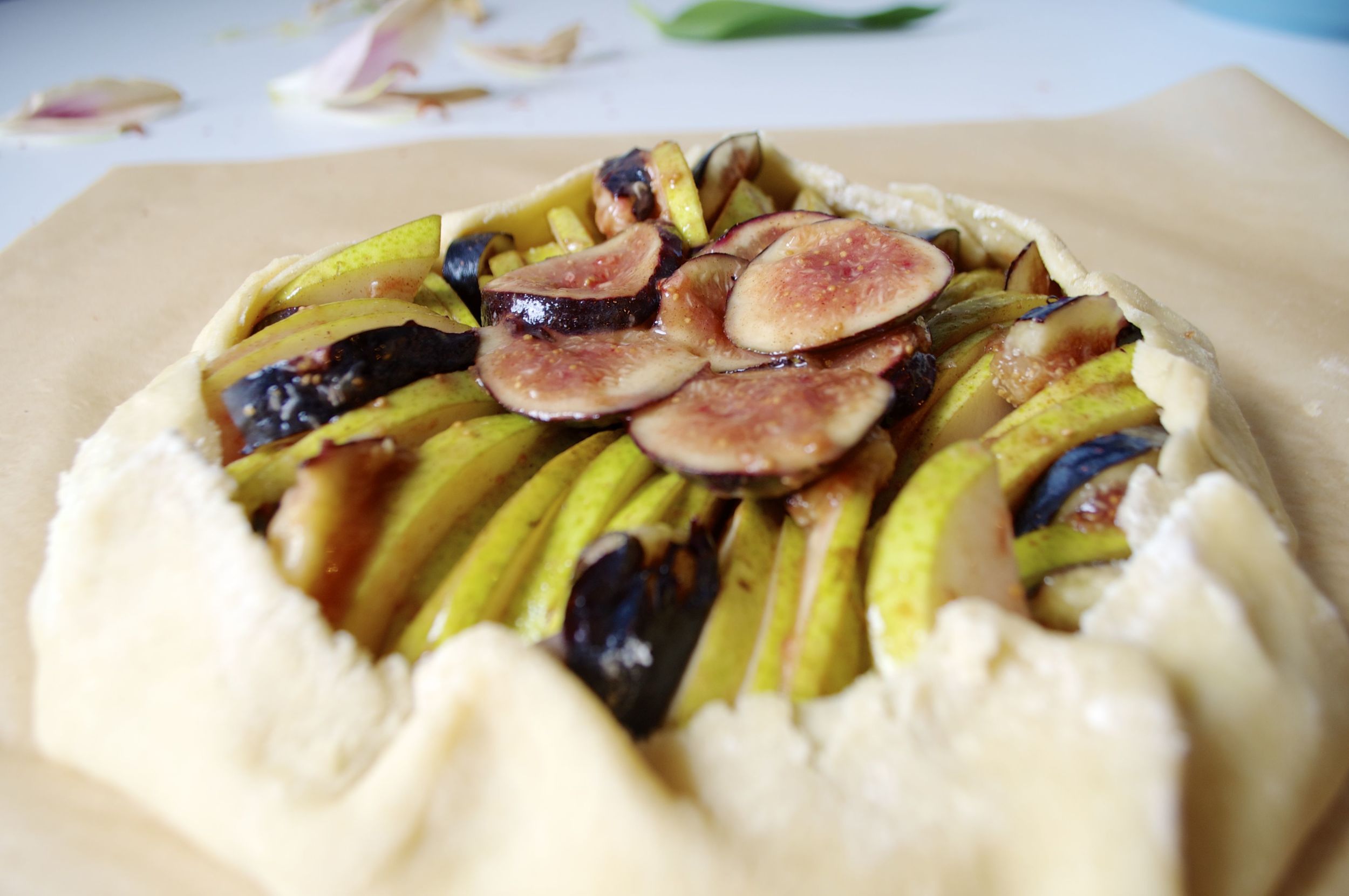 fig-and-pear-tart-fried-parsley
