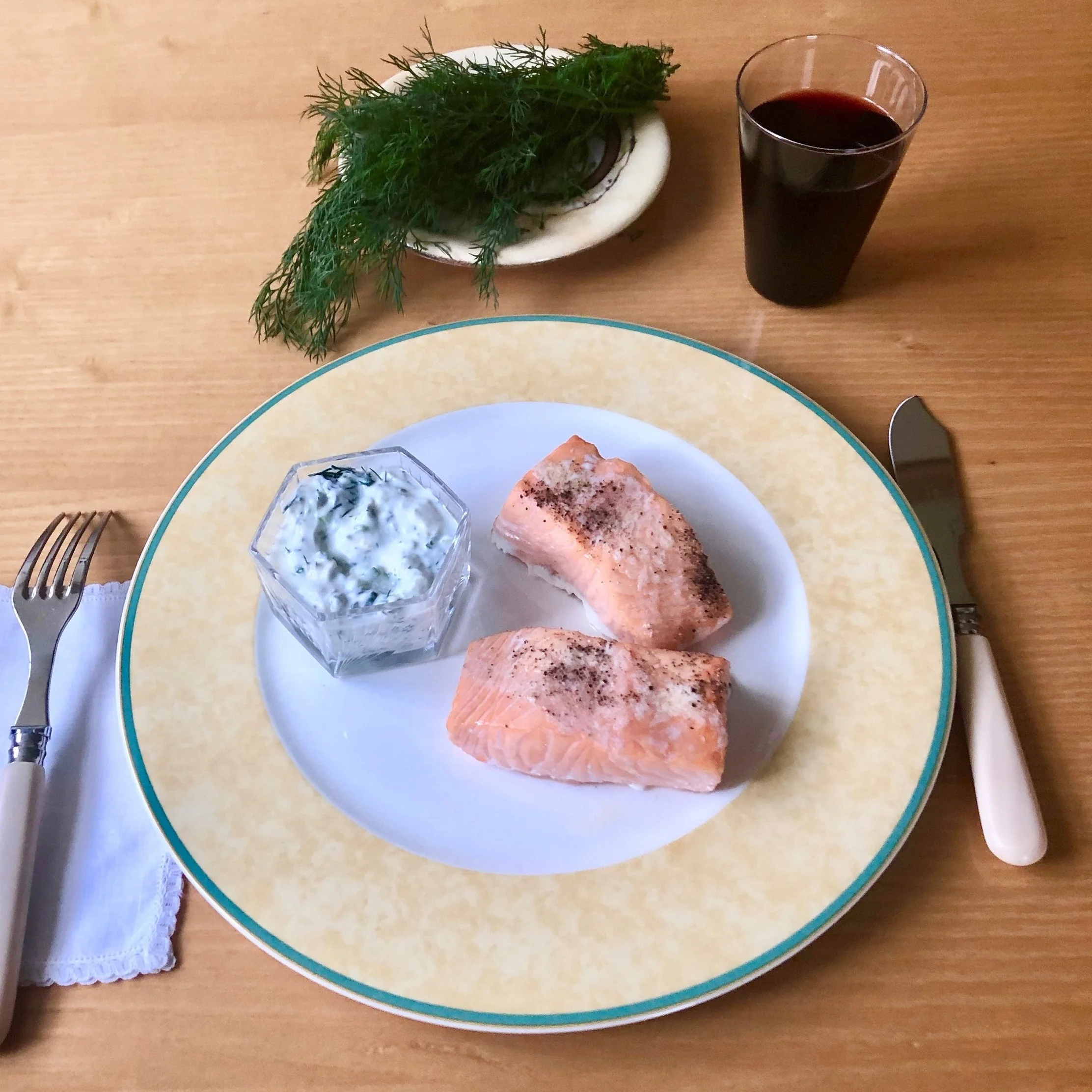 Salmon+with+Dill+Yogurt+Sauce.jpg