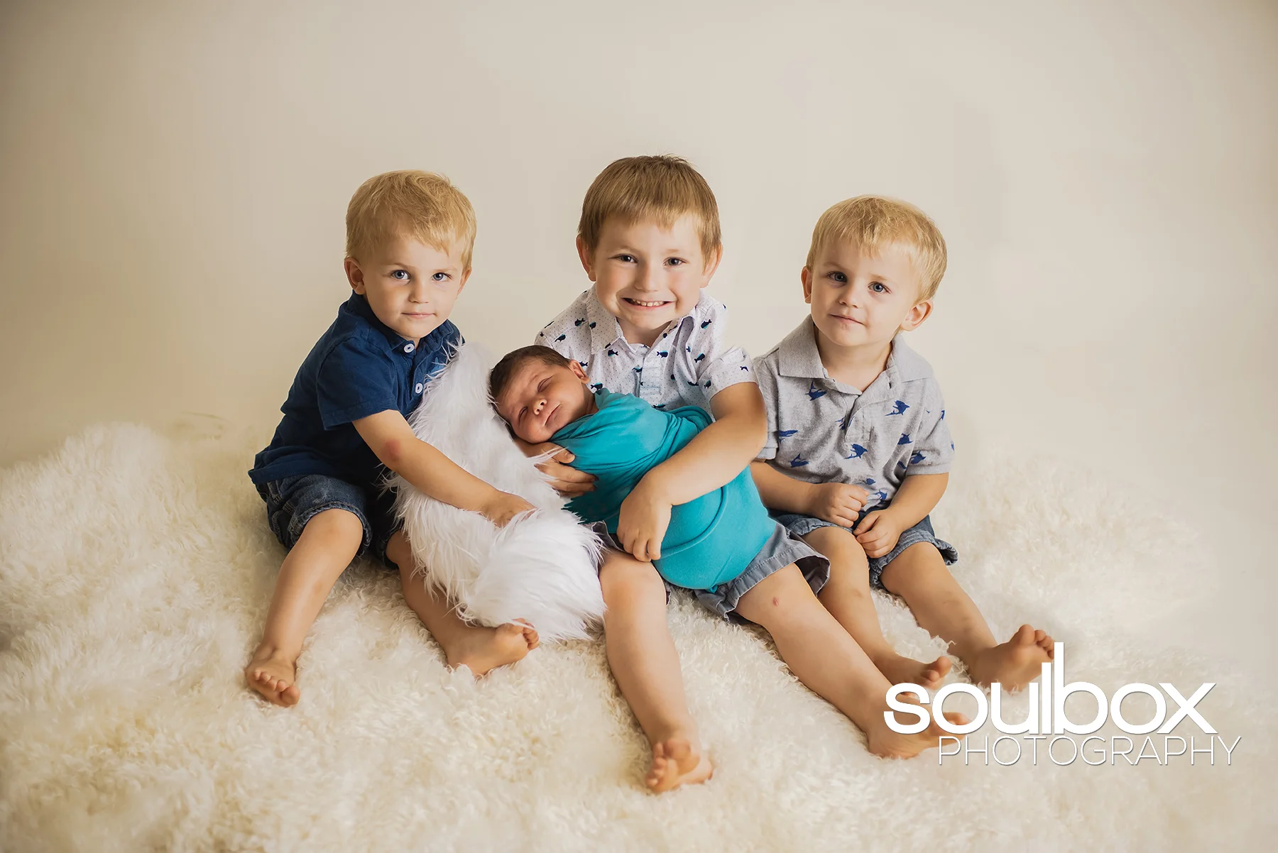 SB-bigfamilynewborn1.jpg