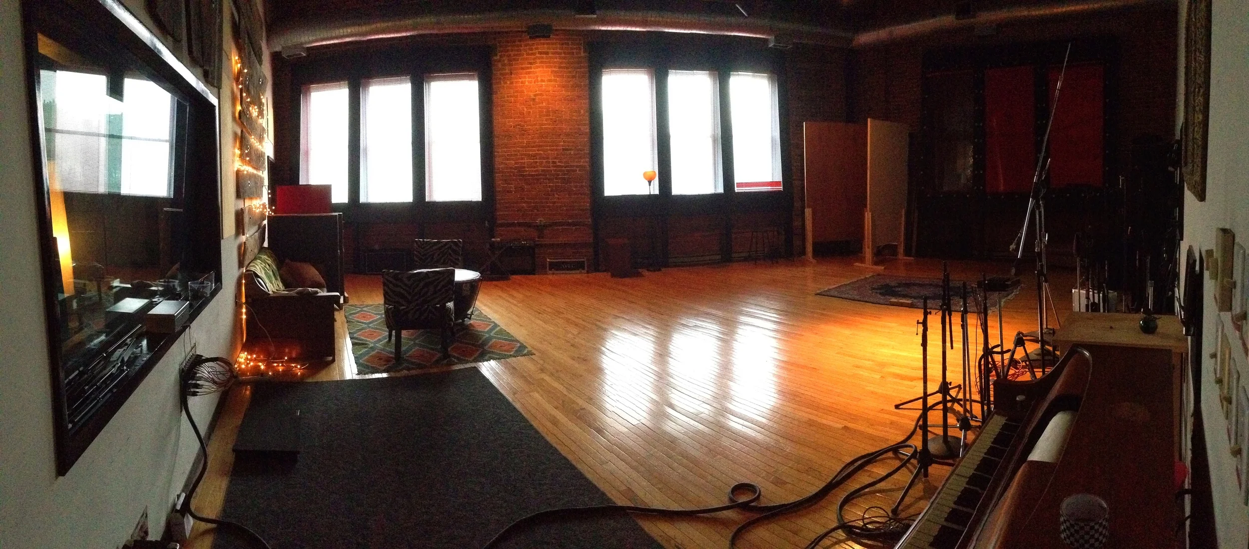 Magpie Cage live room.jpeg