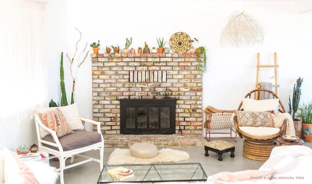 Above: My friend Lindsay's stunning home, Casa Joshua Tree . I love how she created a beautiful mantel vignette (at a low cost) with potted cacti.