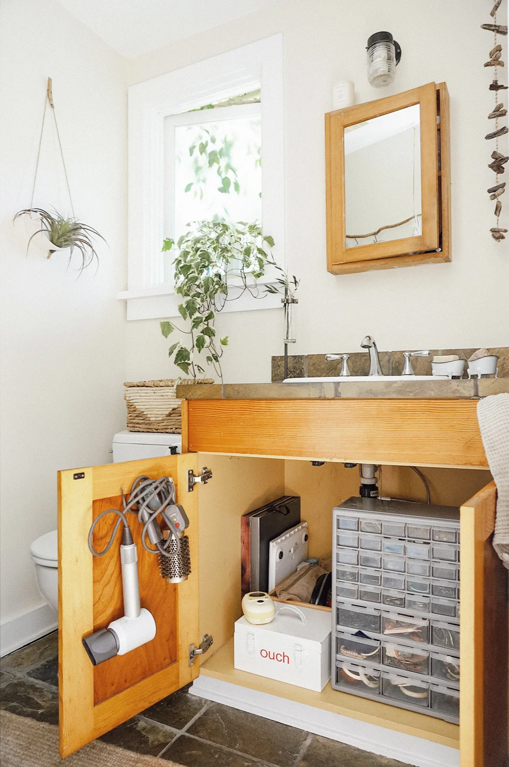 Roundup: Small Space Jewelry Storage — The Tiny Canal Cottage