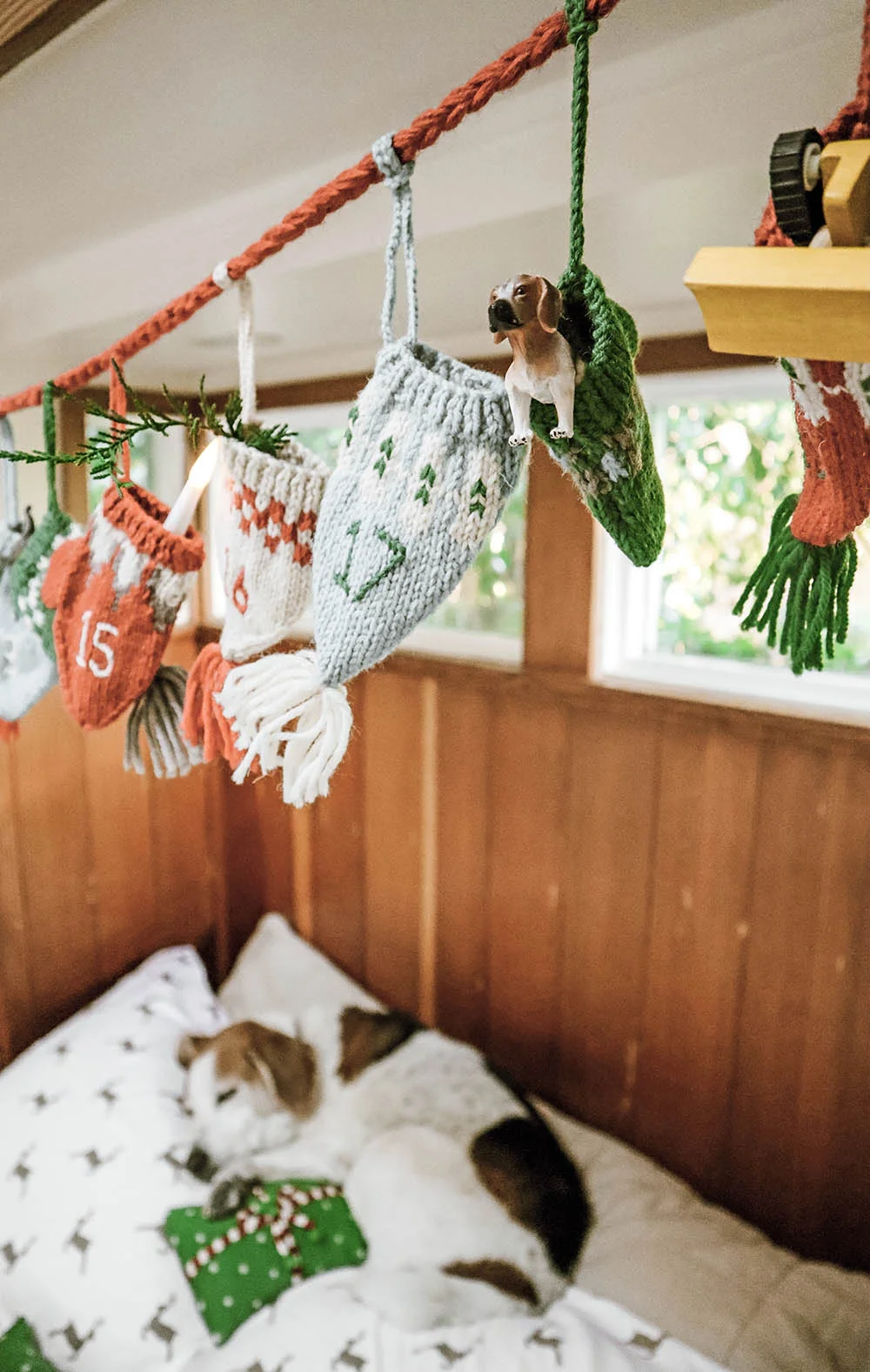 blog_tinycanalcottage_decor.jpg