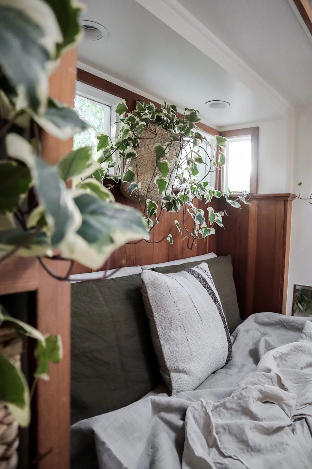 small_space_bed.jpg