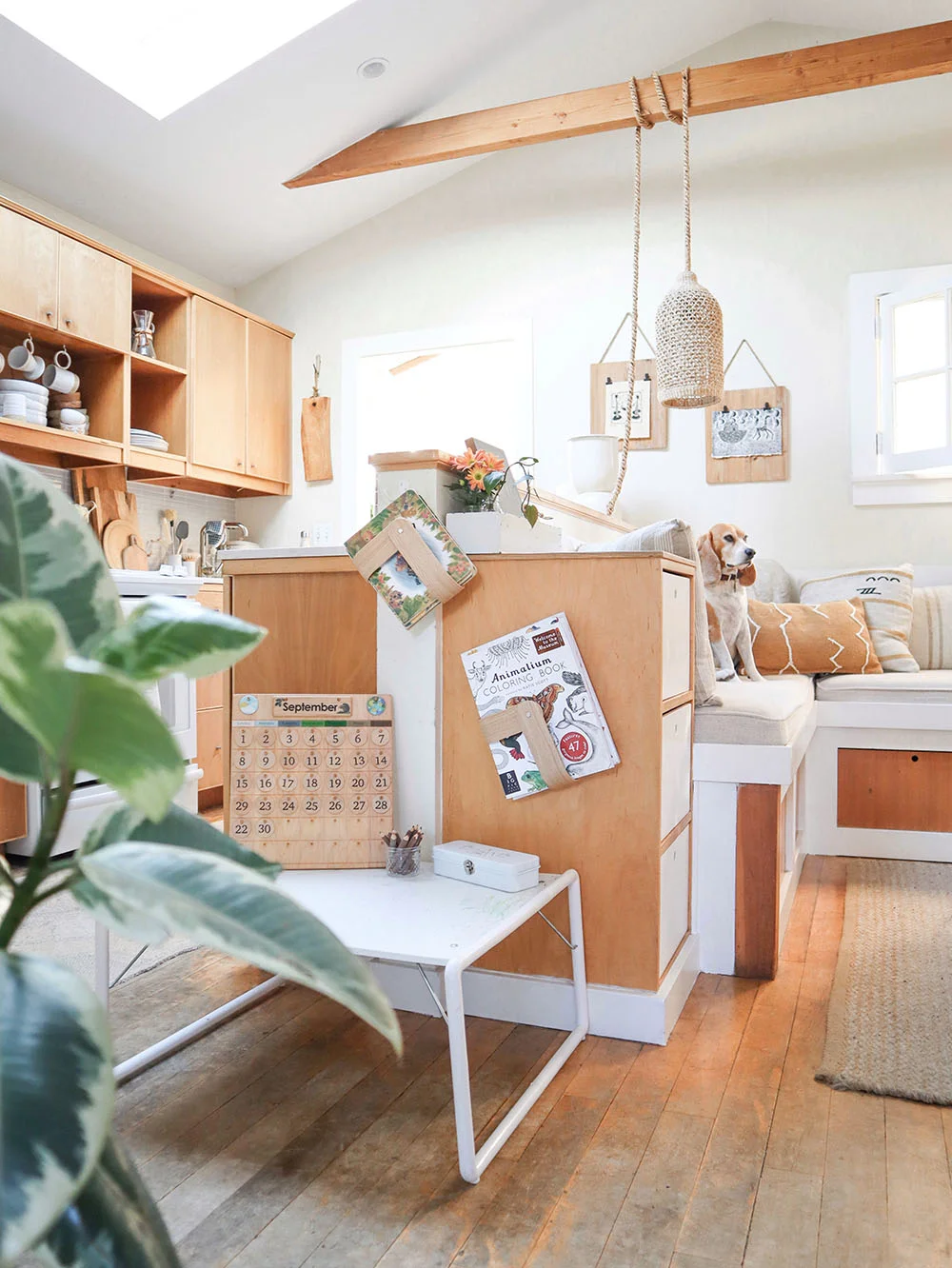 Adaptable Book Storage for Small Spaces