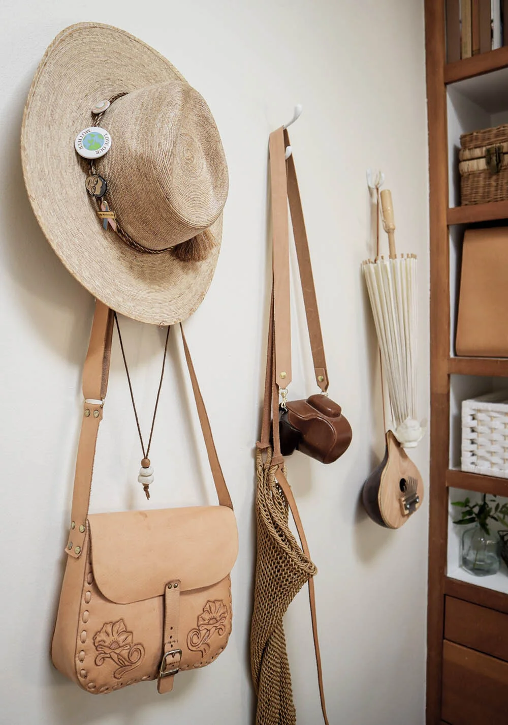 small_spac_tiny_house_closet_19.jpg