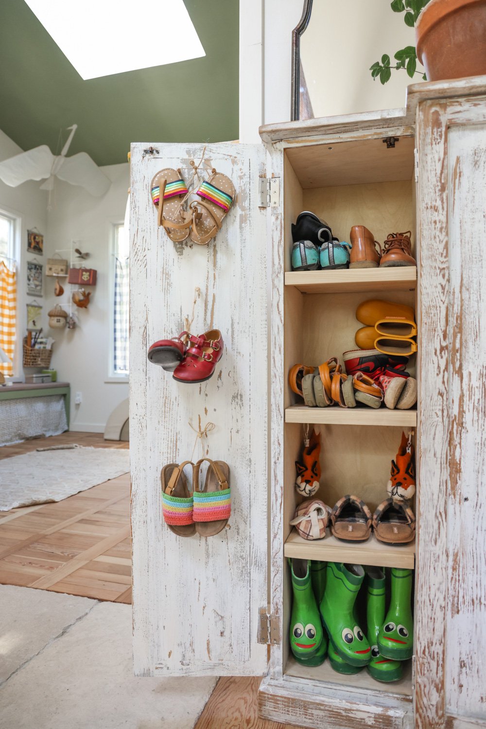 Roundup: Small Space Shoe Storage — The Tiny Canal Cottage