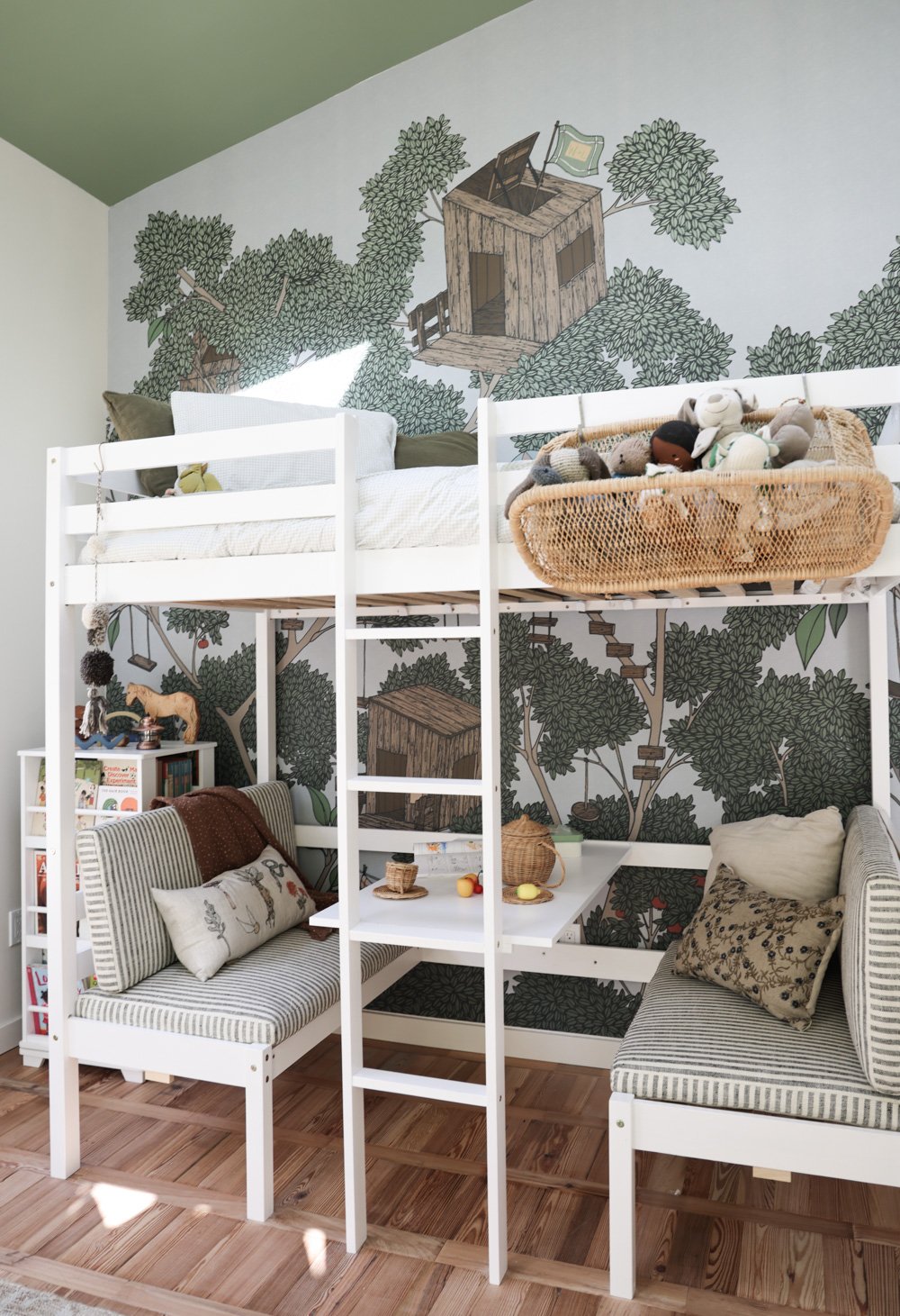 kids-shared-small-bedroom-decor-18.jpg