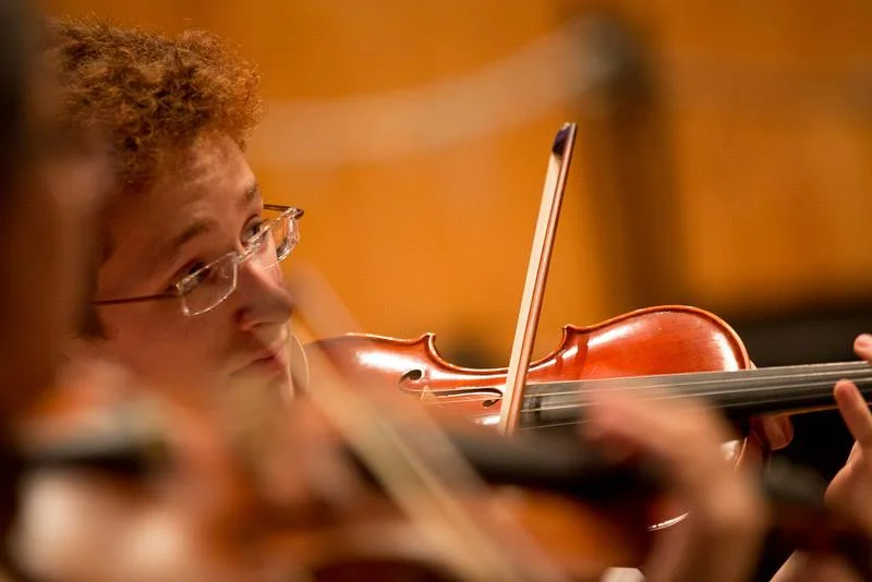 Sasha Yakub (Sashimi Kebab '20) is a violinist in BSCP. A resident of Currier House, Sasha is planning to concentrate in music. Aside from composing and playing lots of contemporary music, Sasha loves to forage for wild (but edible) mushrooms in random forests around the area, and he also loves to eat stroopwafels. One of his favorite classes this year is Russian 113: Advanced Readings in Russian Literature.