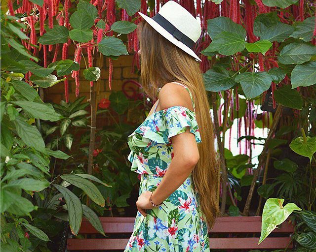 Happiness radiates like the fragrance from a flower and draws all good things towards you - Maharishi Mahesh Yogi 🐛 .
.
.
#happiness #flower #life #earth #flowers #garden #teaparty #mind #body #spirit #beautiful #divine #nz #newzealand #wild #mothernature #breathe #peace #yogalove #yoga #yogaeverydamnday #green #love #motherearth  #nature #yogi