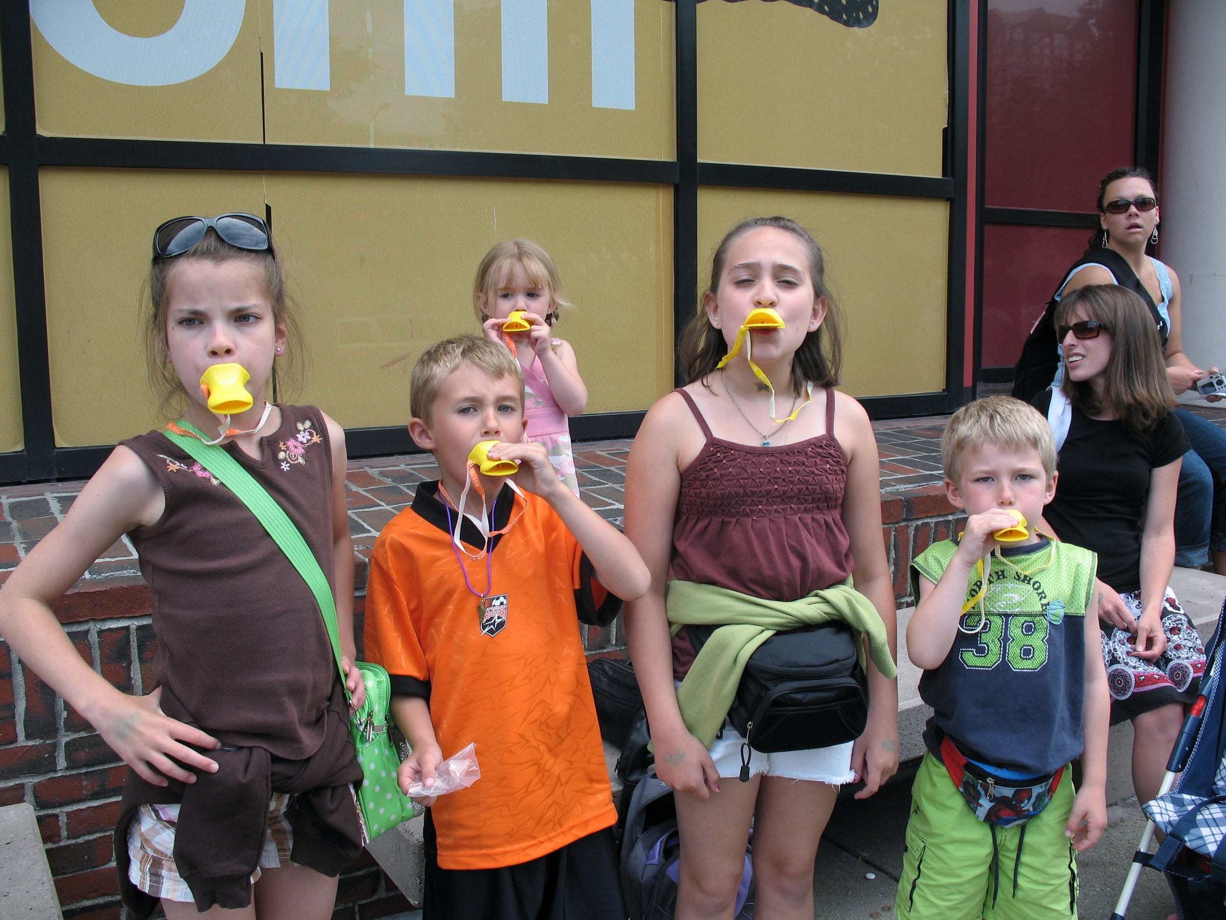 THE KIDDOS BEFORE THE DUCK TOUR--WHICH I HIGHLY RECOMMEND